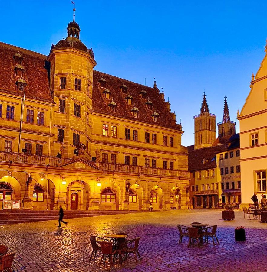 Gaestehaus Am Weissen Turm Rothenburg ob der Tauber Luaran gambar