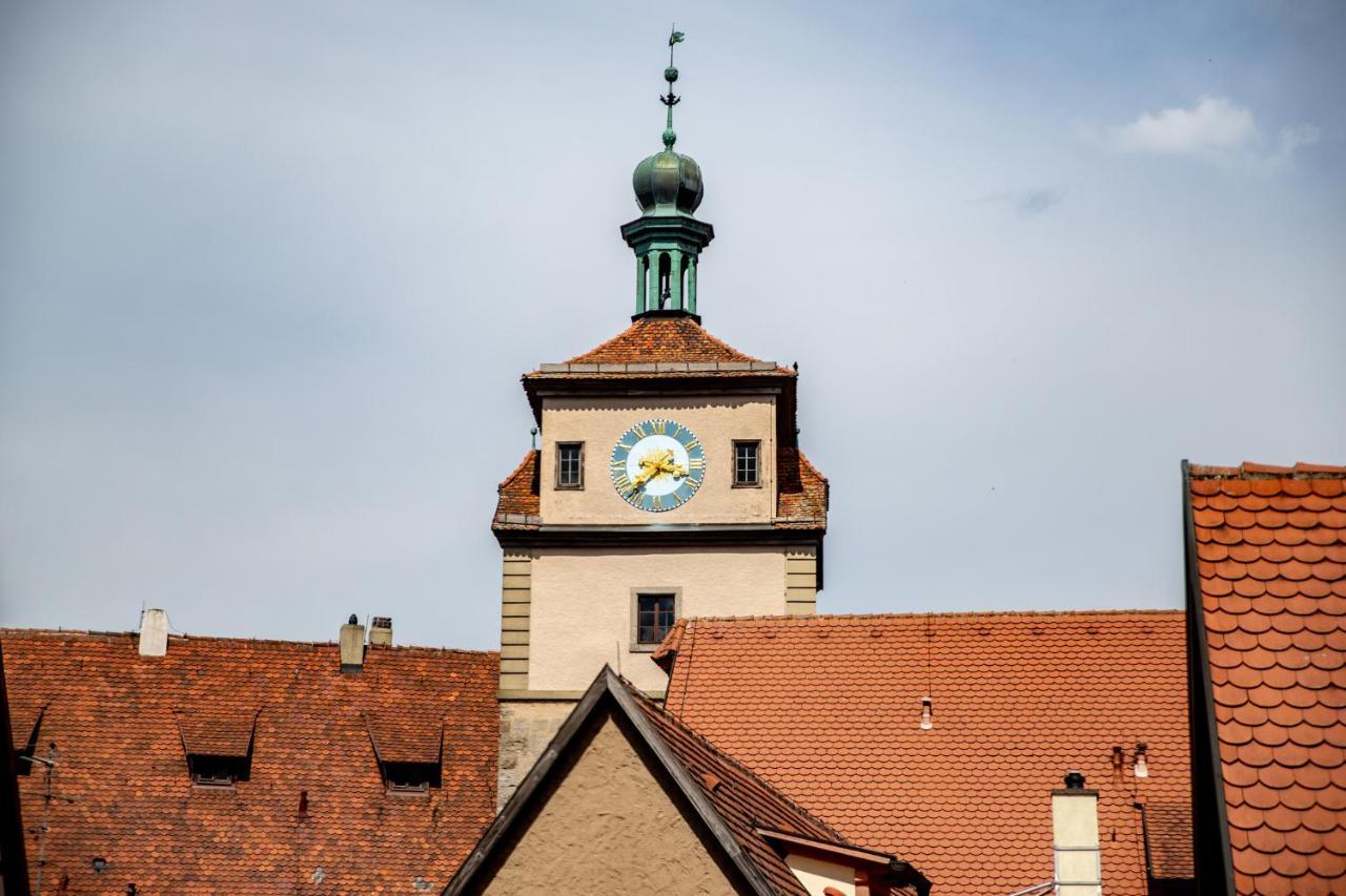Gaestehaus Am Weissen Turm Rothenburg ob der Tauber Luaran gambar