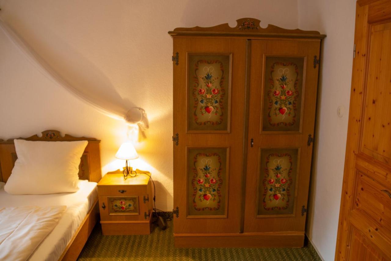 Gaestehaus Am Weissen Turm Rothenburg ob der Tauber Luaran gambar
