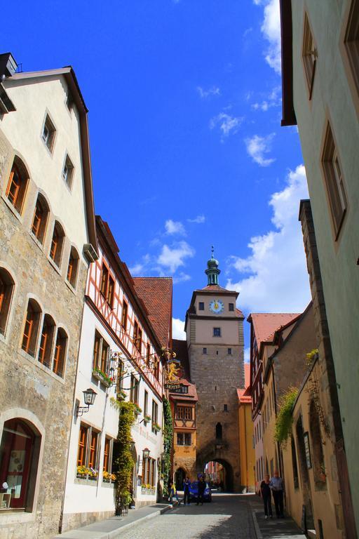 Gaestehaus Am Weissen Turm Rothenburg ob der Tauber Luaran gambar